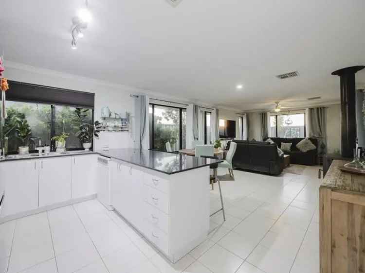 House For Sale in City of Wanneroo, Western Australia