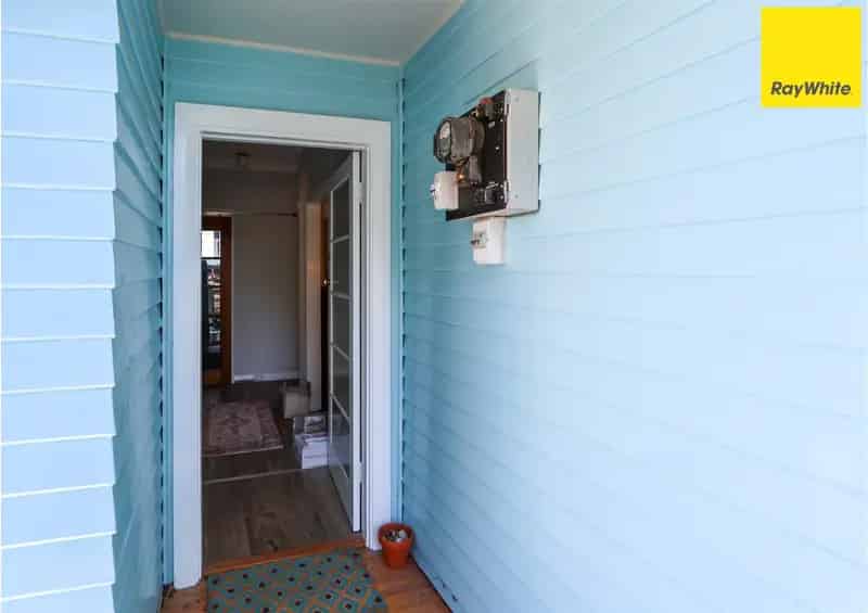 Rent River House Fully Furnished with Vintage Charm and Modern Comfort