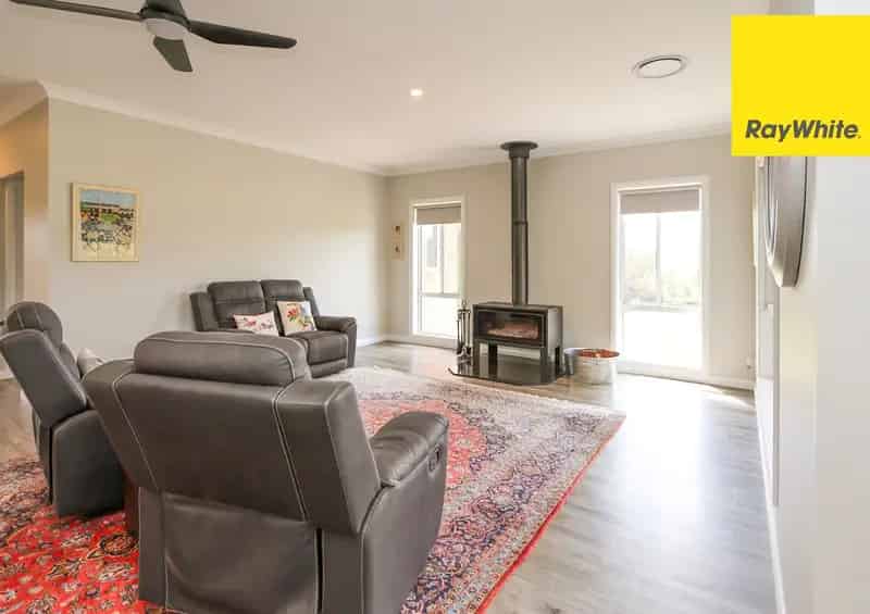 "NEW MODERN EXECUTIVE HOME IN RUNNYMEDE ESTATE"