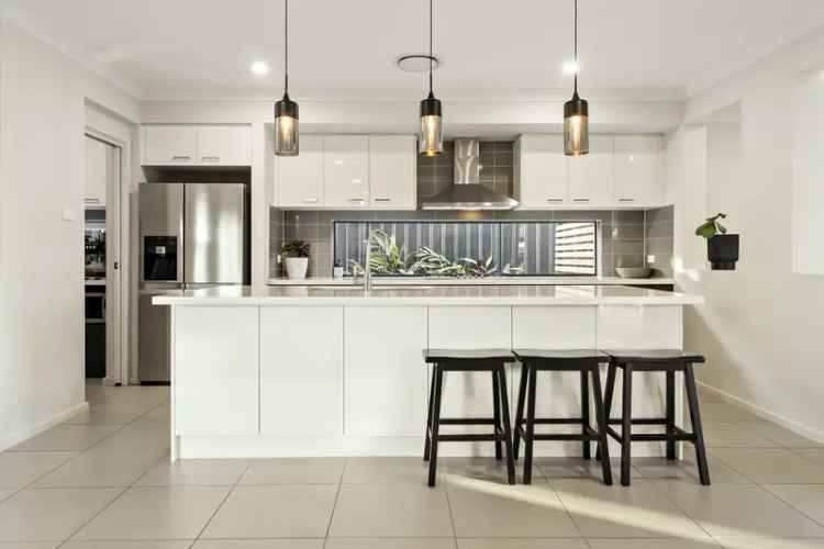 Ultimate Entertainer Family Home Fletcher NSW