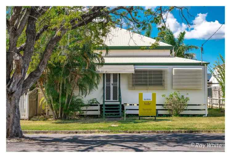 Cute cottage in a great location!