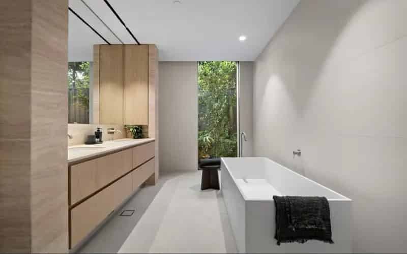 Rent luxury house in South Yarra with 3 rooms and stunning views