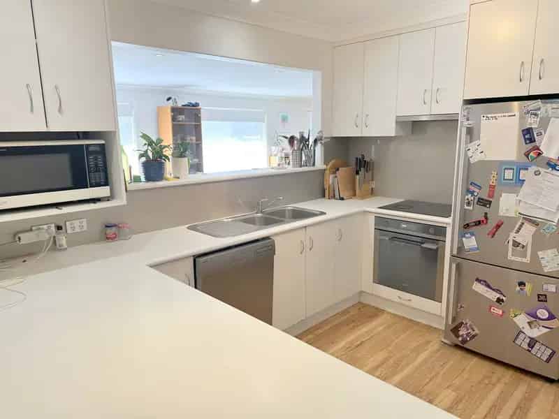Buy House in Greenbah with Spacious Living and Modern Features
