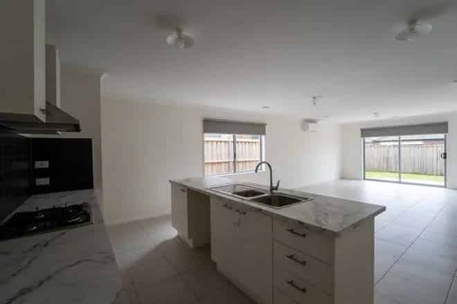 House For Rent , 4, Fulham Crescent, Melbourne, Victoria