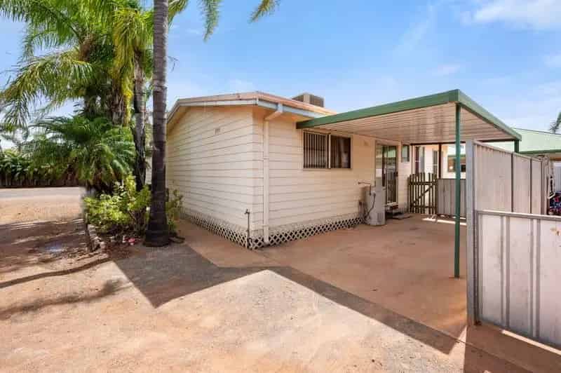 With a high confidence rent appraisal according to RP Data at $500.00 per week rent this little money spinner is ready to go.