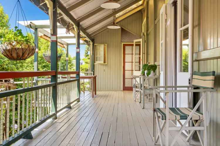 Family Sized Liveable Renovator on Expansive 784m² Block