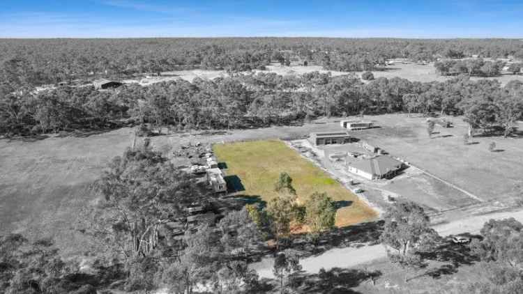 1 ACRE OF VACANT LAND IN BOWENVALE