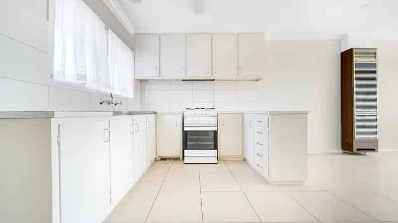 Freshly Painted & Neat One-Bedroom in Quiet Noble Park Spot