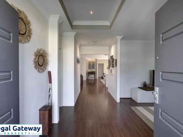 Family Home near Gateway Shopping Centre Success WA