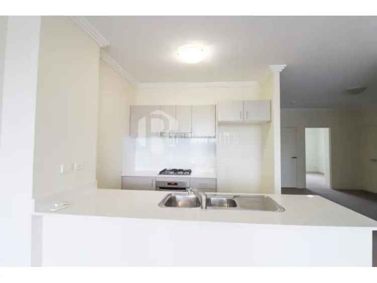 Conveniently Located  2 Bedroom Apartment In Westmead For Lease!