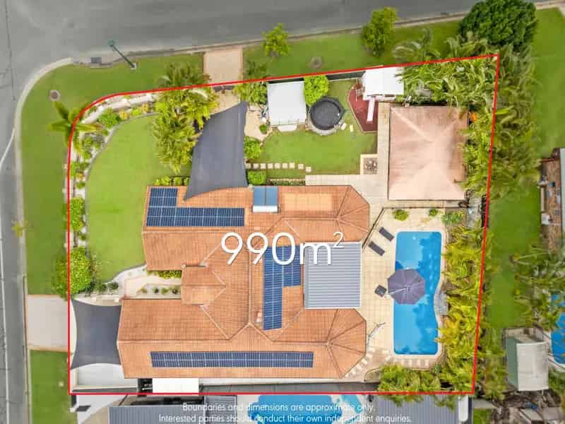 Rent a modern home with pool and gazebo in a desirable neighbourhood