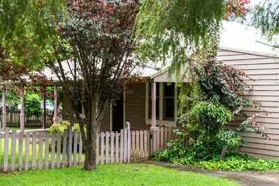 2 22 Bong Bong Road Mittagong NSW 2 Bedroom Flat For Lease