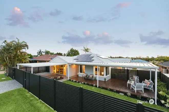 Modern Open Concept Home with Elegant Kitchen