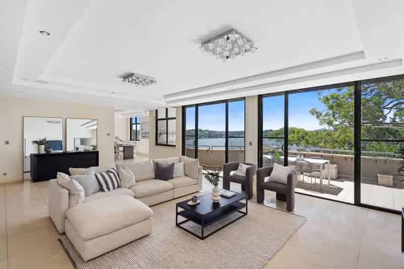 Strata Titled House - Low-Maintenance Luxury with Breathtaking Waterviews