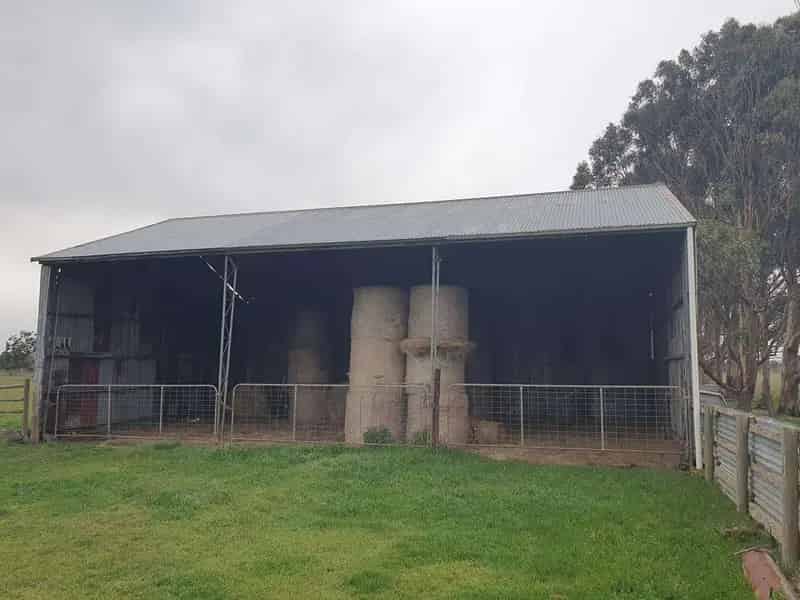 For Sale Lifestyle Beef Rural Property Near Lake Purrumbete