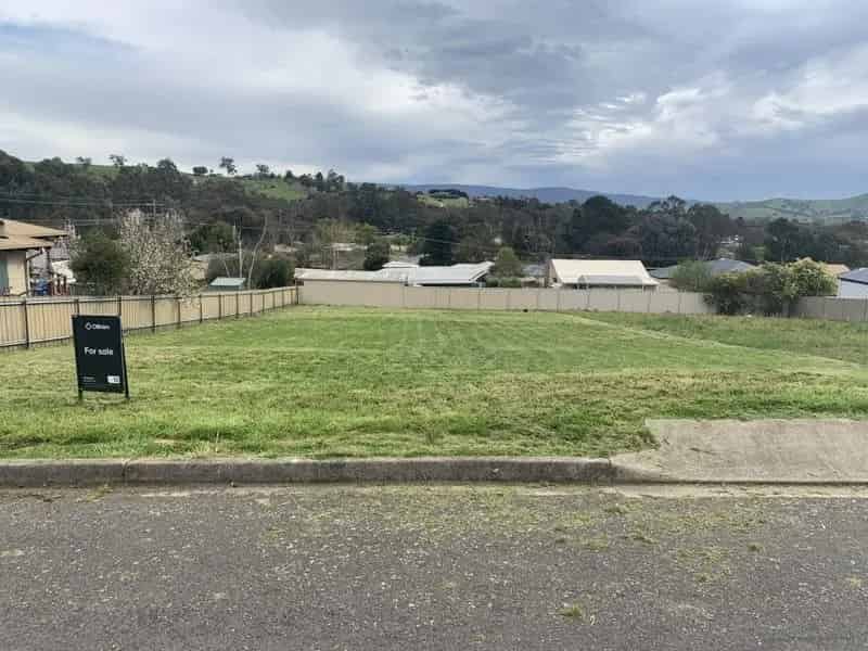 A Scenic Blank Canvas for Your Dream Home!