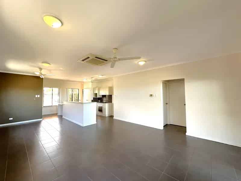 Popular Broome style 3x2 in great location!