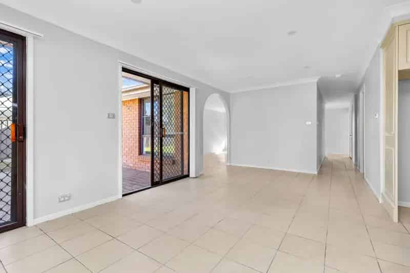 Lease Beautiful Home in Bligh Park with Modern Features