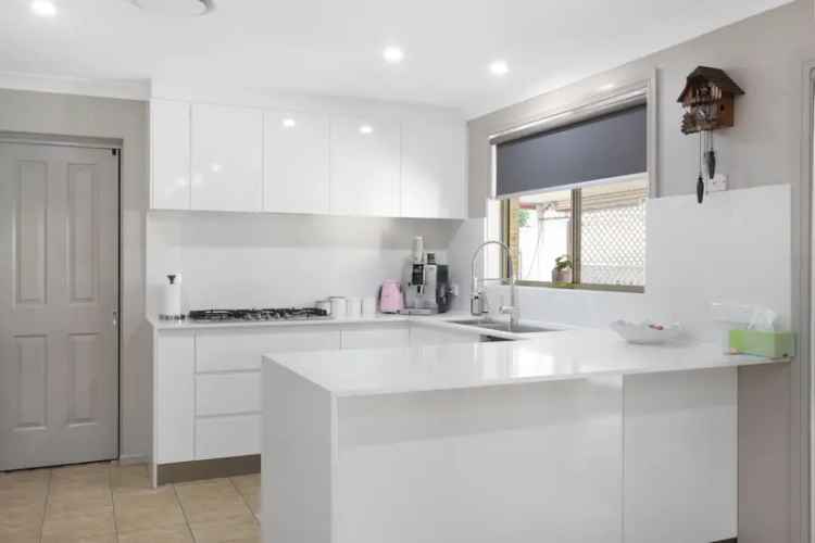 5 Bedroom 3 Bathroom House West Hoxton