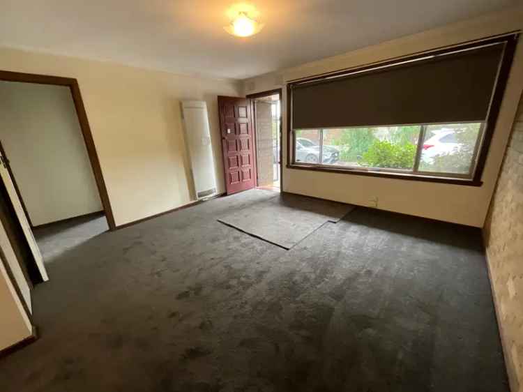 2 Bedroom House Melbourne - New Carpets & Blinds