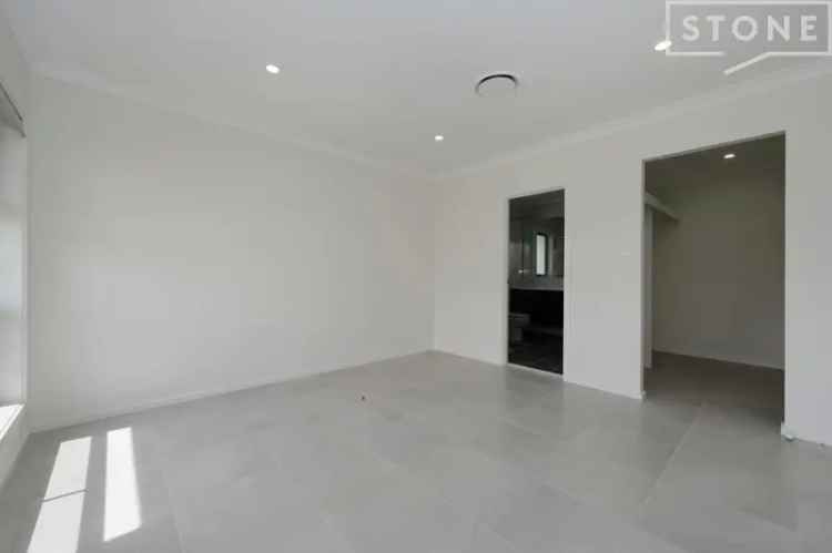 4 Bed Family Home Chisholm NSW Ducted AC Media Room Alfresco