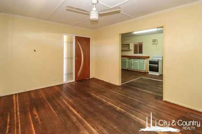 Charming 3-Bedroom Home with Spacious Living Room and Ample Storage