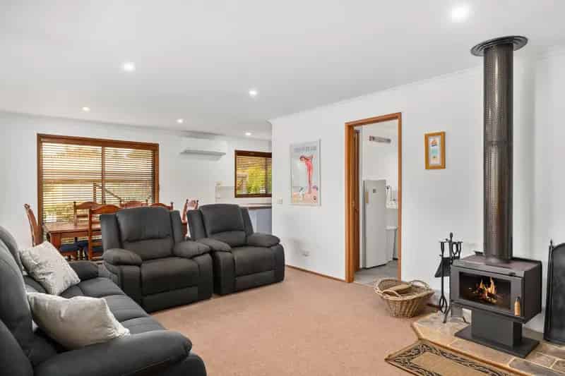 Relaxed Coastal Living in Quiet Cowes Location