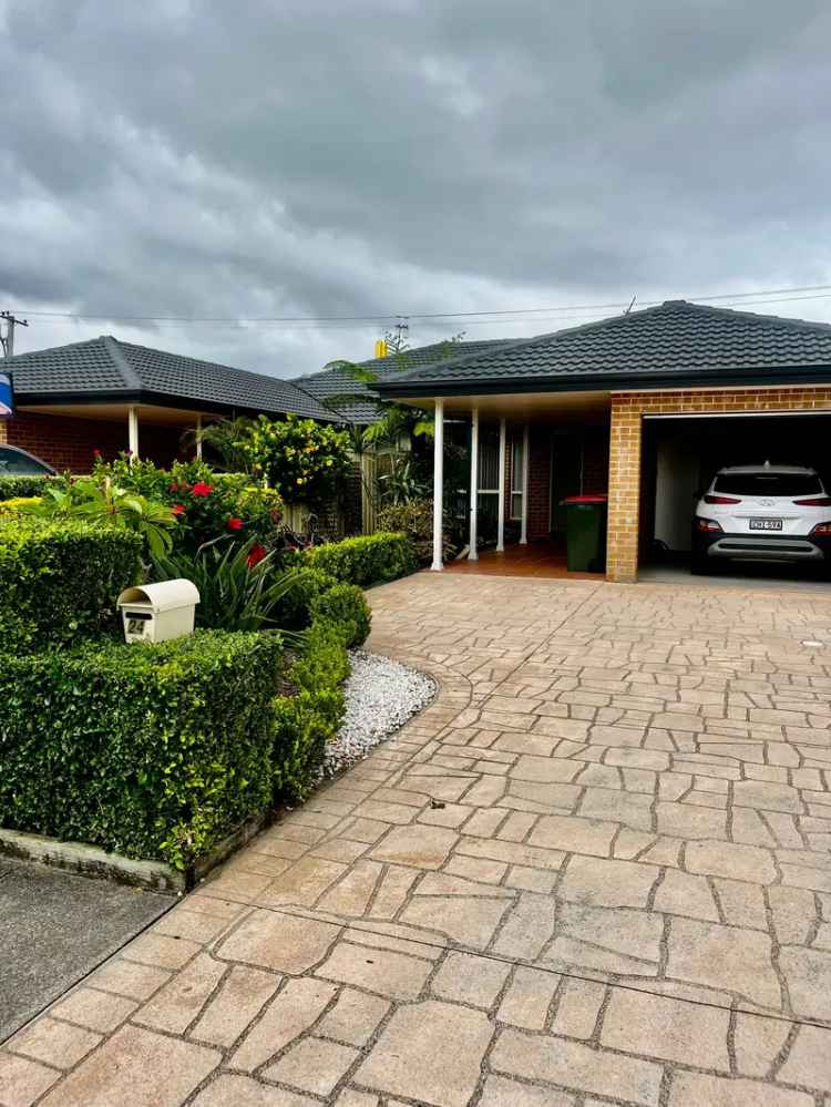 3 Bedroom 2 Bathroom House in Salamander Bay