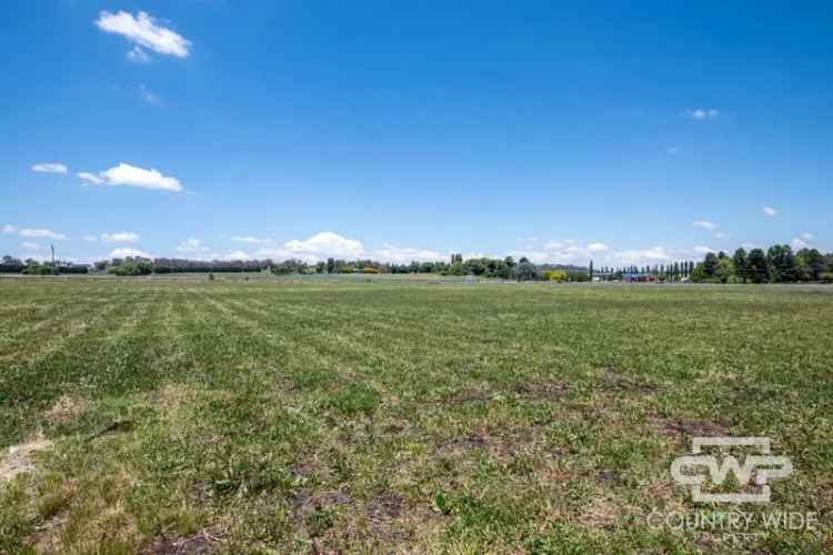 Build Your Dream Home on 5 Acre Flat Block in Ideal Location