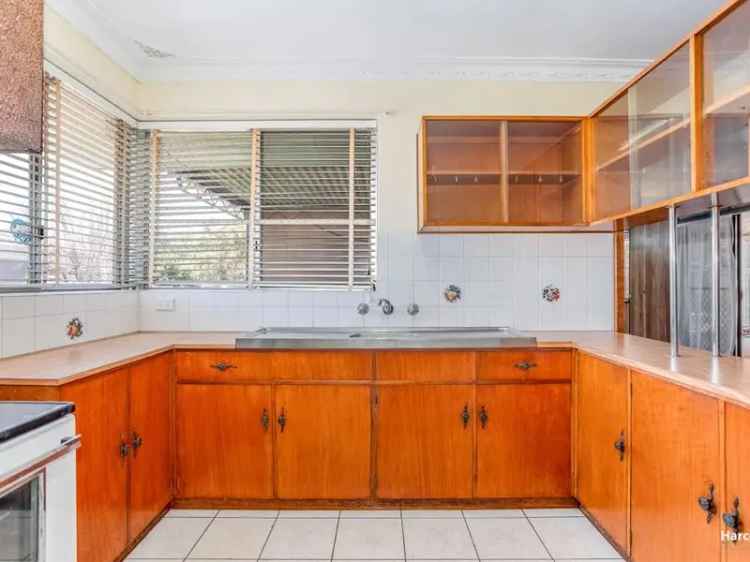 House For Sale in Kelmscott, Western Australia