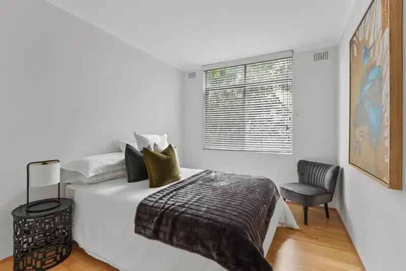 Lease Apartment Glebe 2 Bedrooms Modern Kitchen City Views