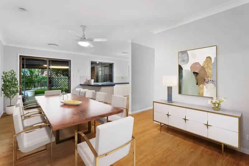 952sq m cul-de-sac property, close to everything