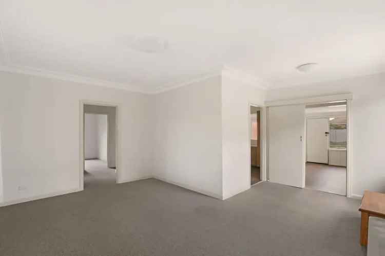 3 Bedroom Townhouse 184m2 Melbourne Ducted Heating Split System Alarm