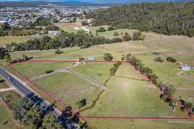 2.7Ha Hobby Farm Lot in Latrobe