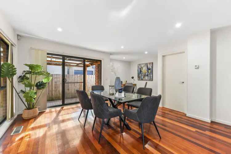 Contemporary Family Living in a Prime Clayton Location