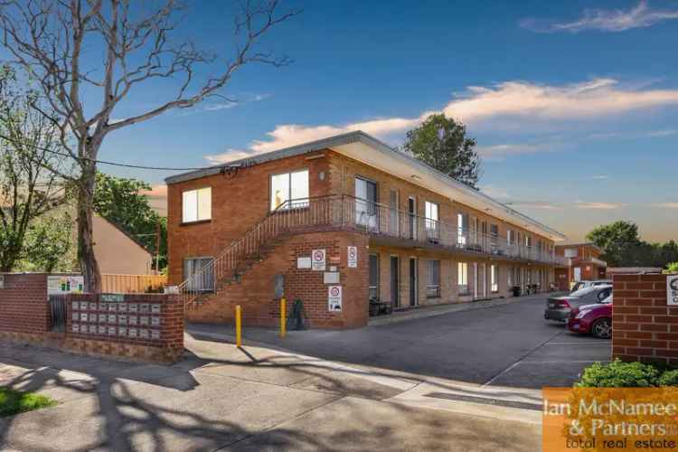 Updated Queanbeyan Ground Floor Unit Near Riverside Plaza