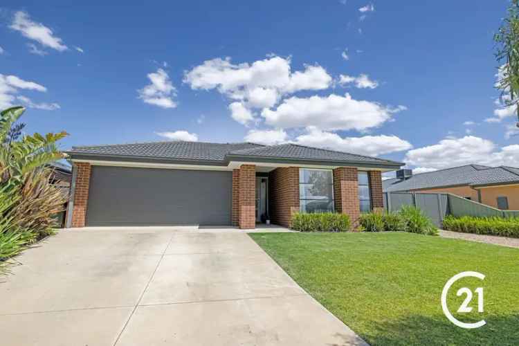 4 Bed House For Sale in Barbers Paddock Estate