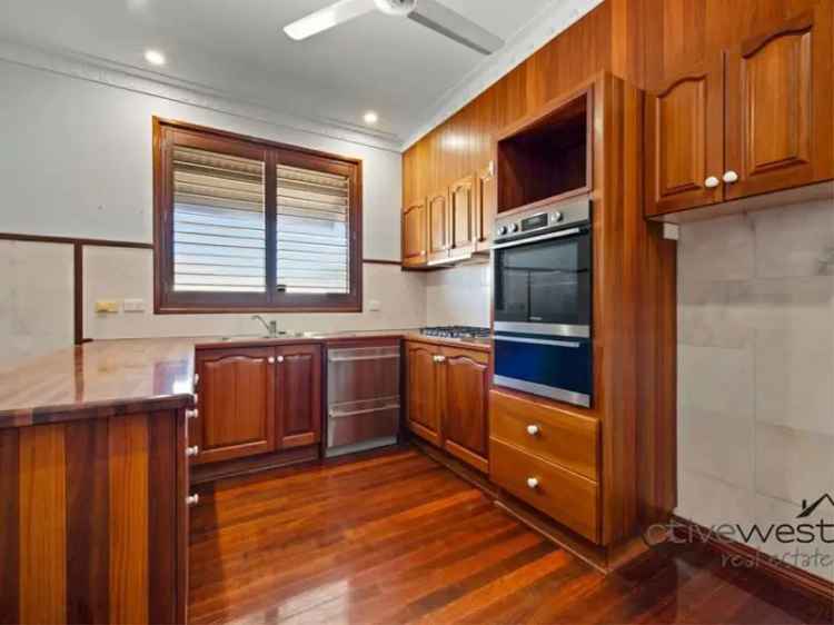 House For Sale in Geraldton, Western Australia