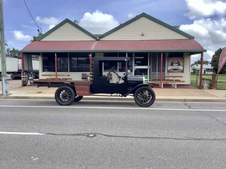 Profitable Store Cafe Food Truck 3 Bed House Great Location