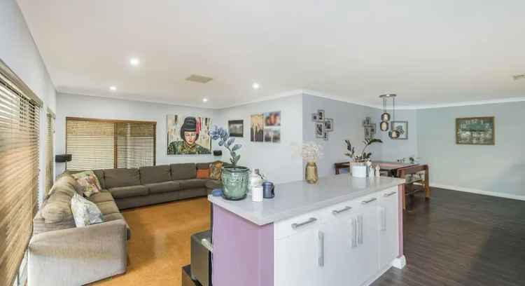 House For Sale in City of Swan, Western Australia