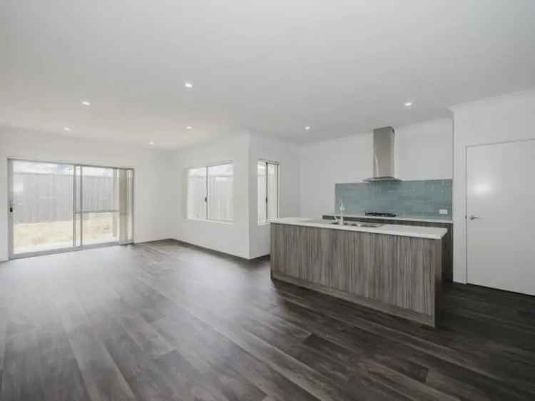 Brand New 3x2 Home in Yanchep Golf Estate