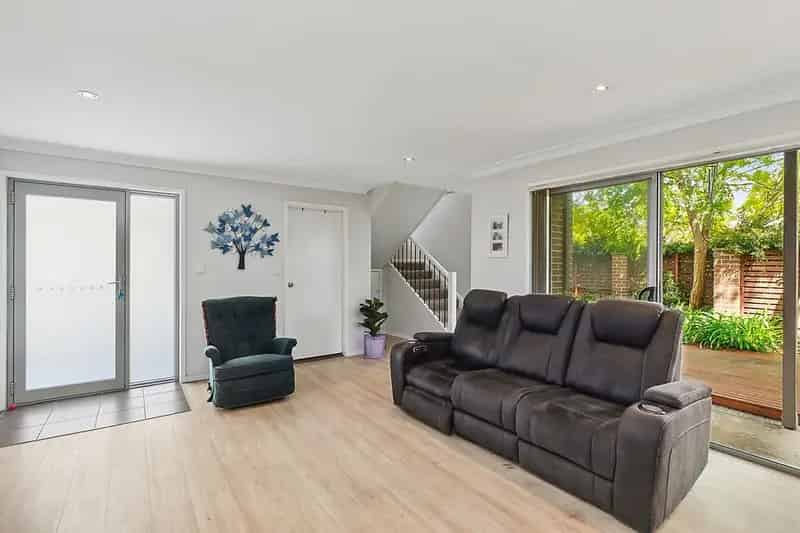 Lease Modern House in Wyoming NSW with Double Garage and Air Conditioning