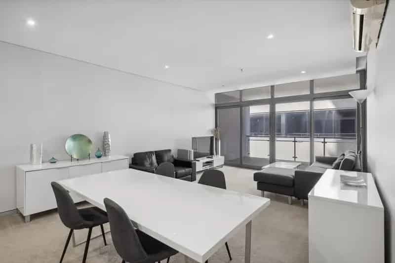1 room apartment of 79 m² in Perth