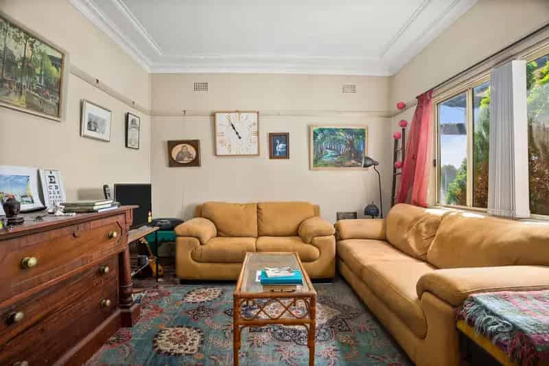 Lease 1/16 Charles Road Tarrawanna NSW with Spacious Pergola Area