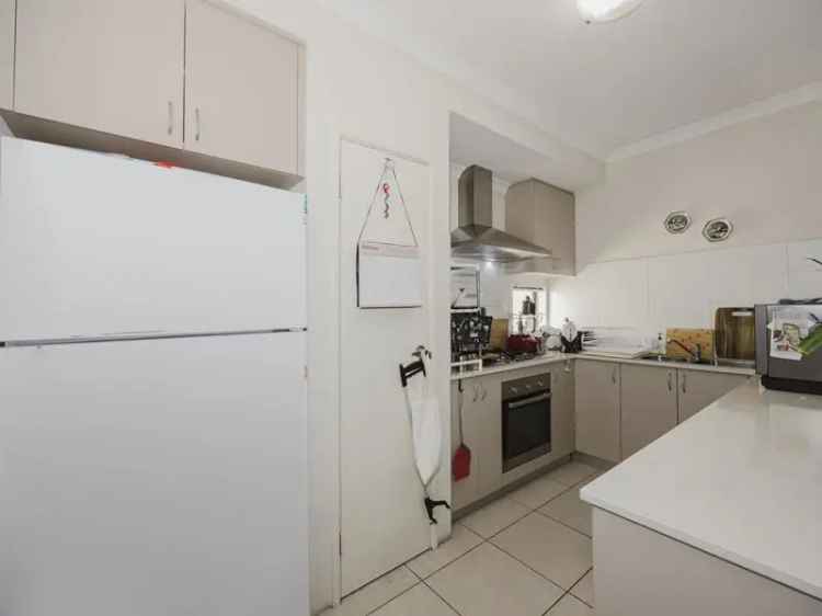 3 Bed 2 Bath Low Maintenance Home - Ideal for Investors & Homeowners