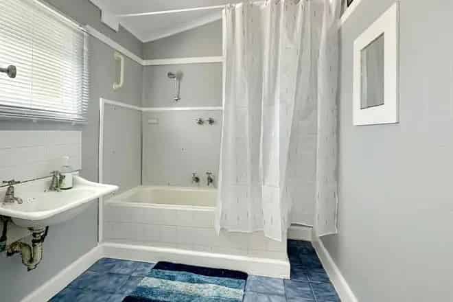 House For Sale in 17, Raglan Street, Maryborough, Victoria