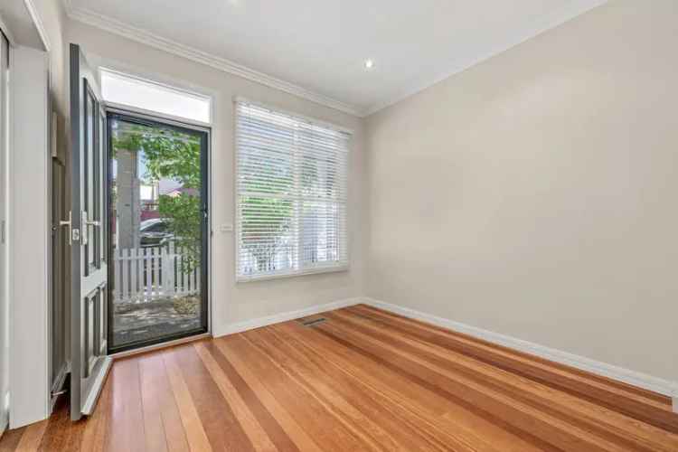 3 rooms house of 481 m² in Melbourne