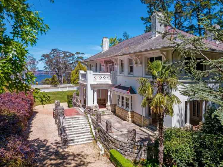 Buy stunning mansion Leuralla in historic gardens