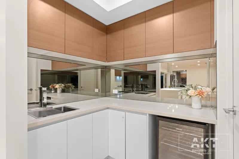REDEFINING LUXURY LIVING: THE PERFECT HOME FOR ANY OCCASION!