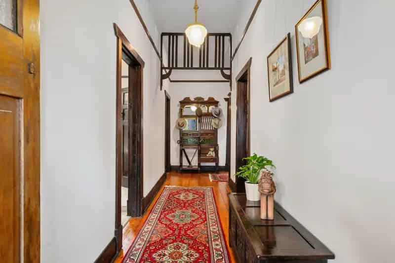 Charming Bungalow in coveted cul-de-sac locale